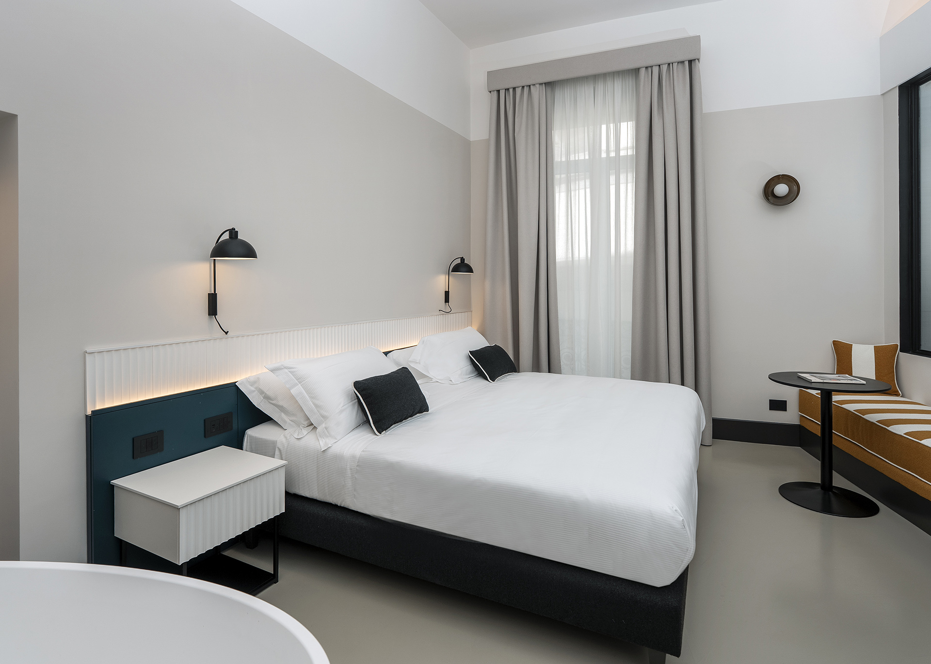 camera king deluxe vasca freestanding letto