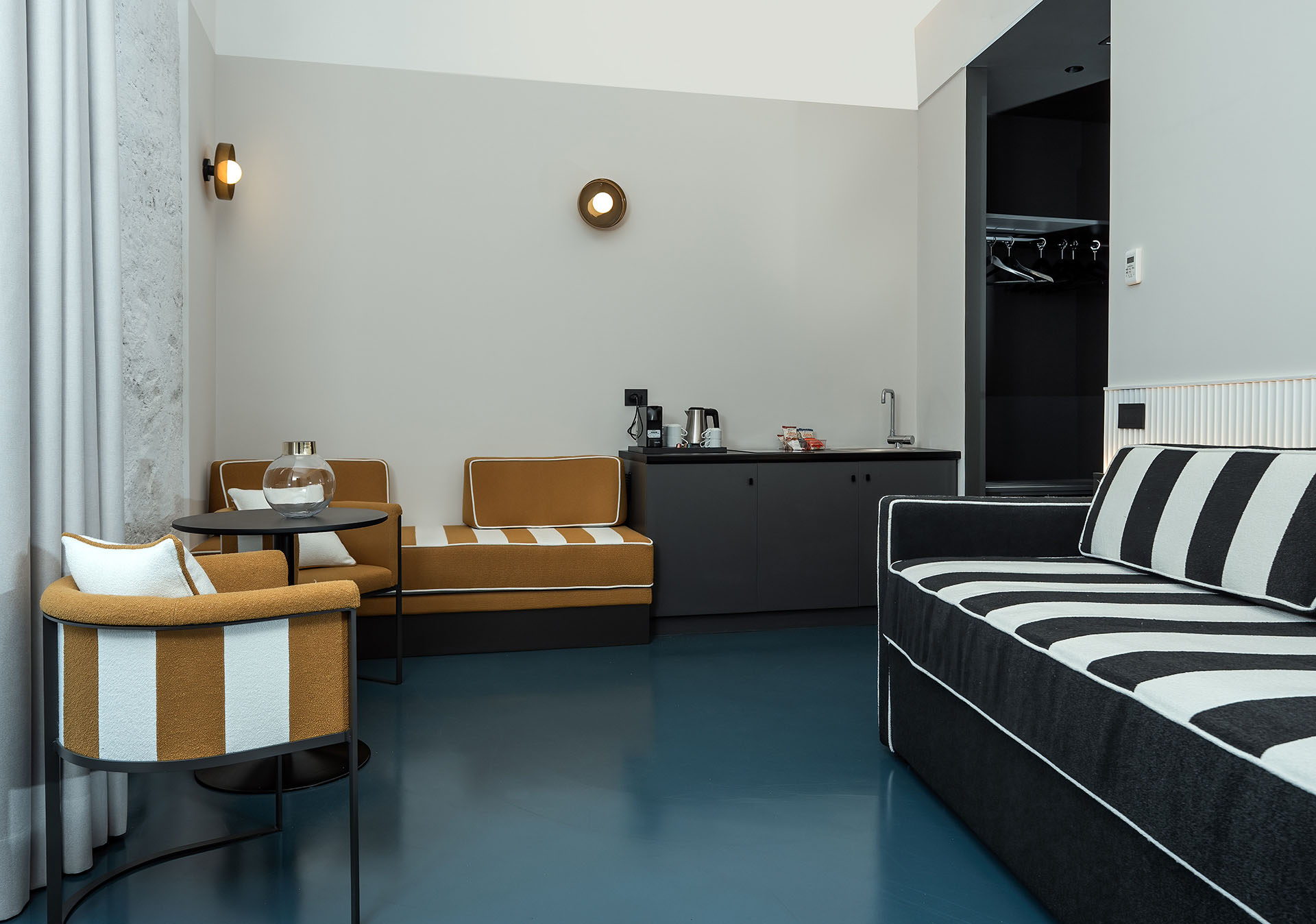 suite queen deluxe divano